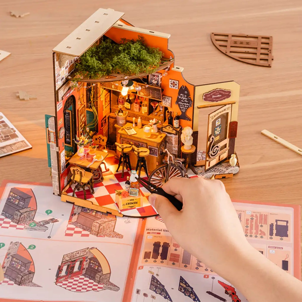 Cheers Bar & Dining DIY Miniature House Kit