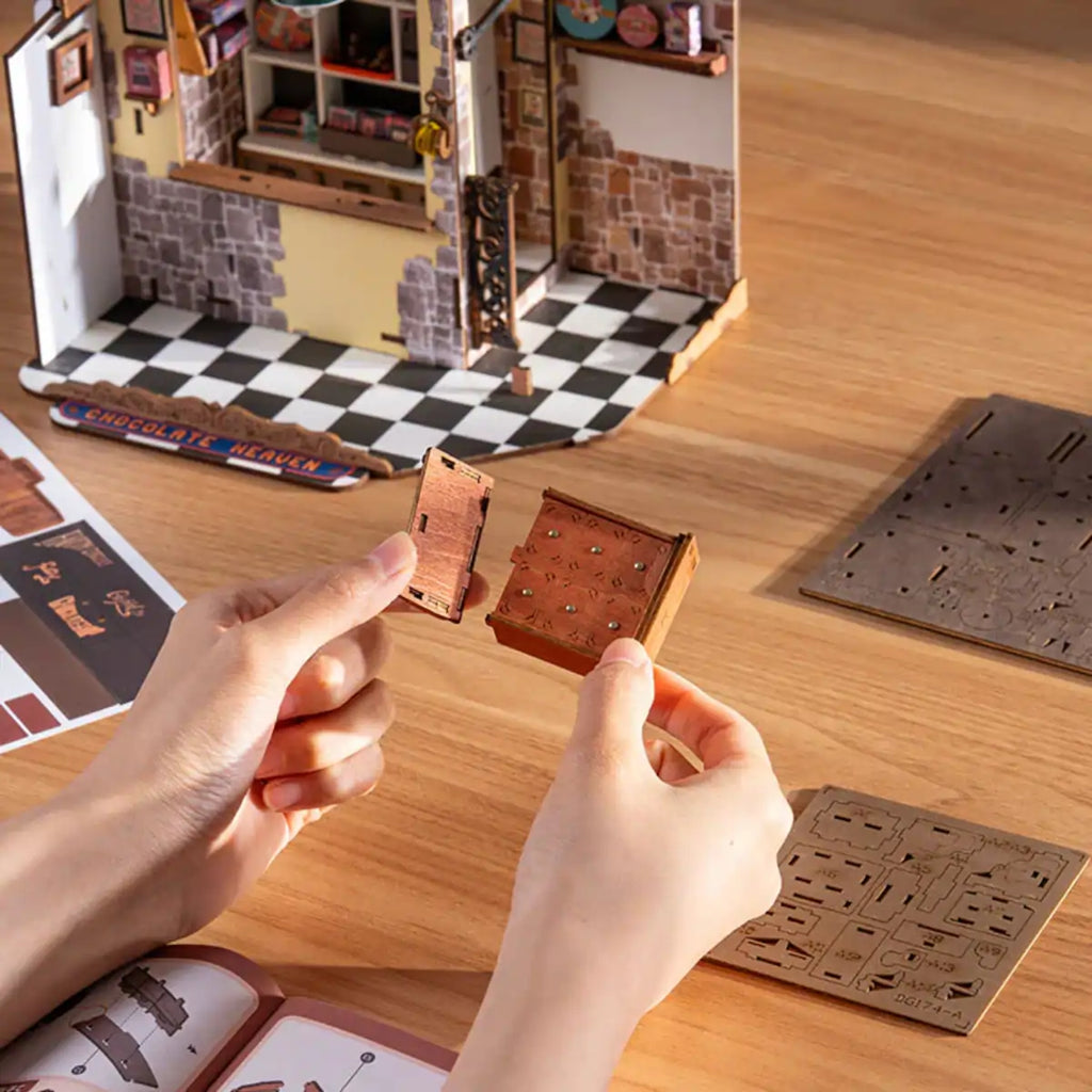 Henry's Chocolate DIY Miniature House Kit