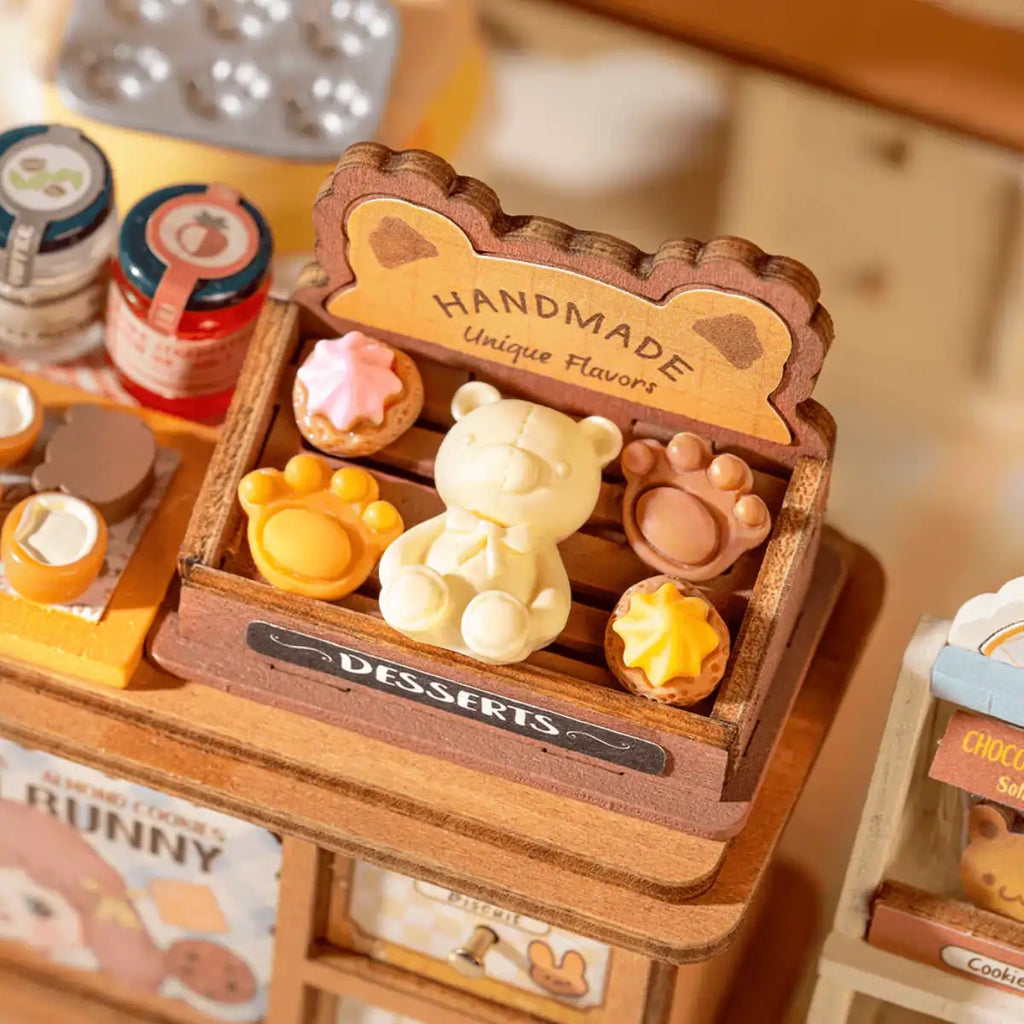 Cookii Bunny's Cookie Shop DIY Miniature House Kit