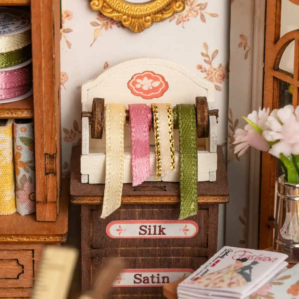 Elsa's Tailoring DIY Miniature House Kit