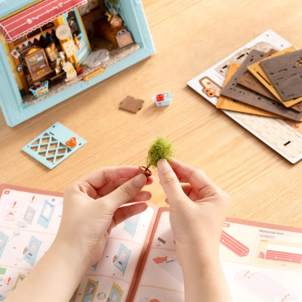 Fluffy Cat Bakery DIY Miniature House Kit