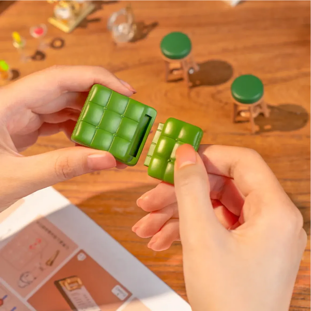Leisurely Cheers Bar DIY Miniature House Kit