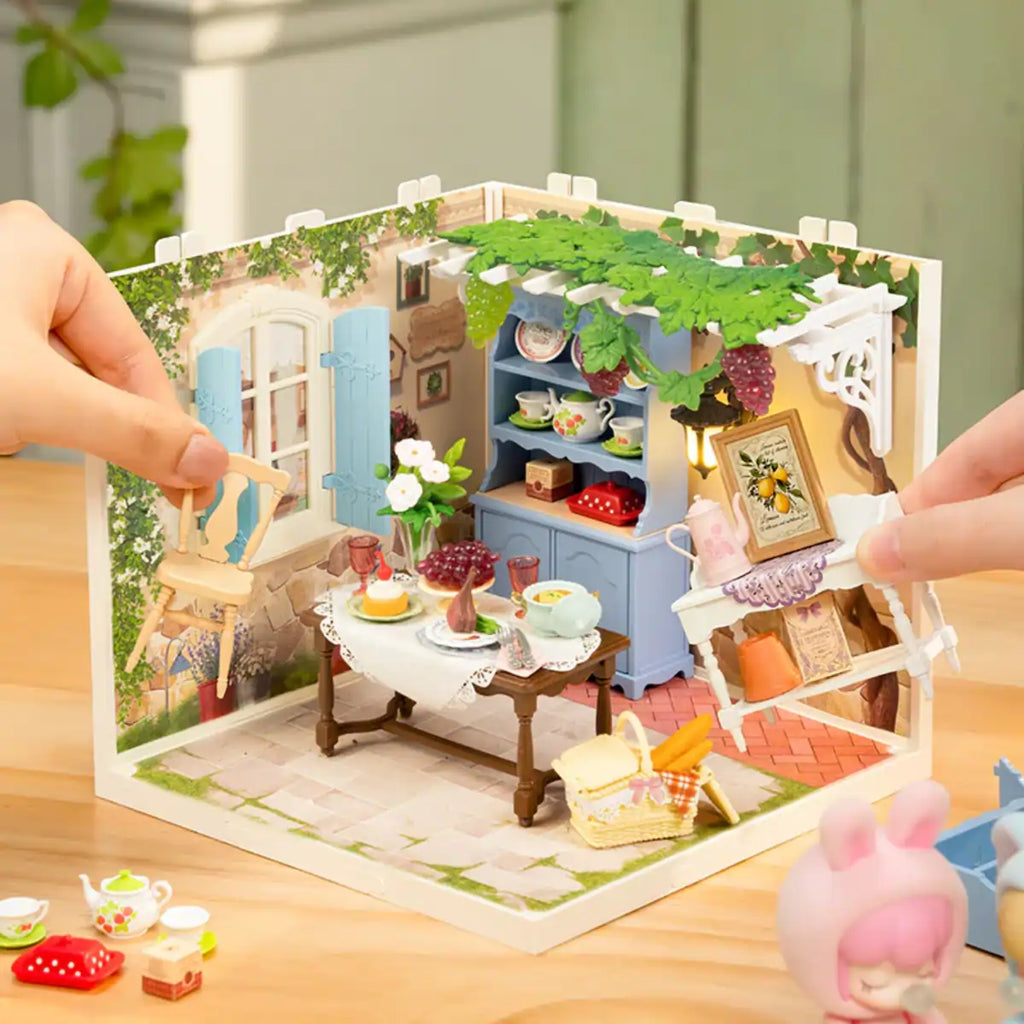 Midsummer Dream Yard DIY Miniature House Kit